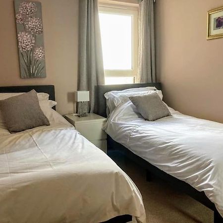 Beautiful 2 Bedroom Flat Overlooking Golf Course Carnoustie Exterior foto